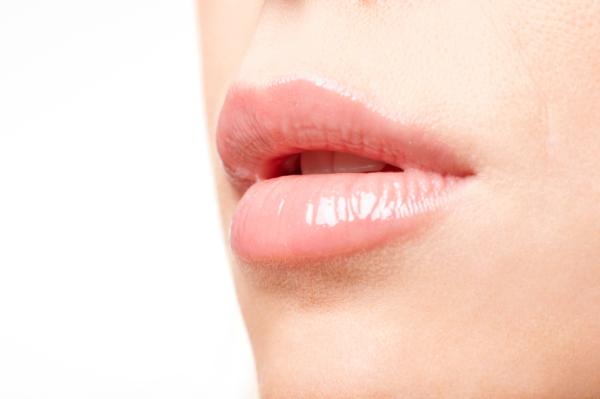How to deflate swollen lips - here the answer