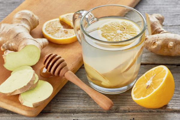 How to make ginger and lemon water
