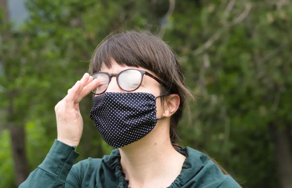 How to prevent the glasses from fogging up