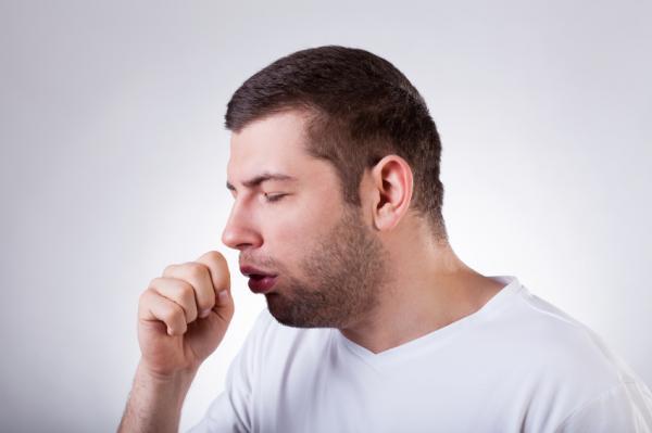 What are the symptoms of pulmonary emphysema
